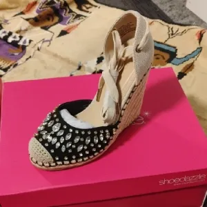 Shoe Dazzle Black and Tan Wedge Sandals