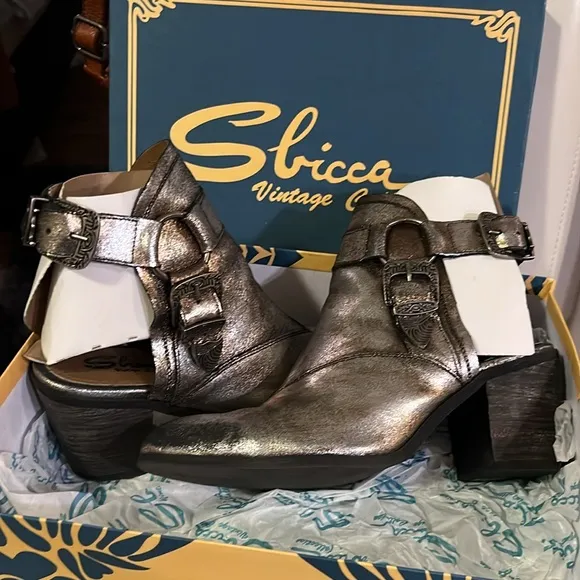 Silver gunmetal pewter Ankle Boots with Buckle Detail SBICCA 8