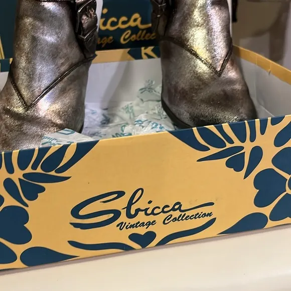 Silver gunmetal pewter Ankle Boots with Buckle Detail SBICCA 8