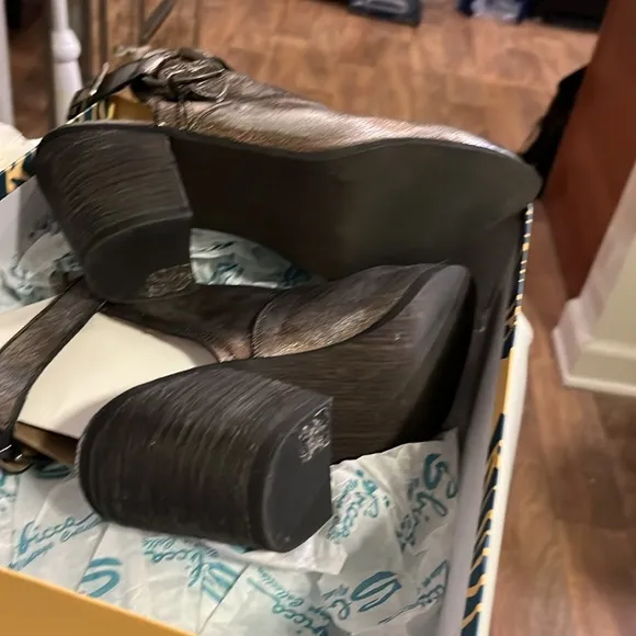 Silver gunmetal pewter Ankle Boots with Buckle Detail SBICCA 8