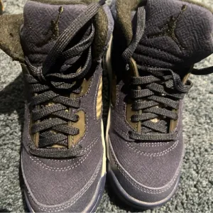 Size 12 (PS) - Air Jordan 5 Retro SE Mid Midnight Navy