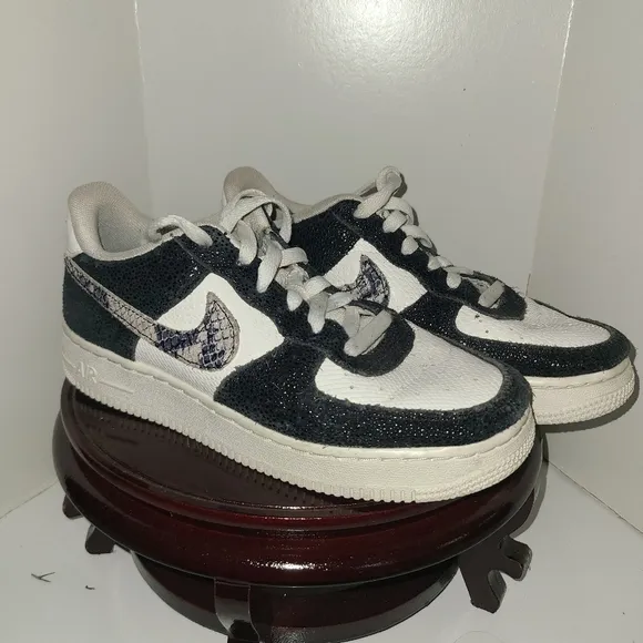 Size 5Y Nike Air Force 1 LowSnakeskin (GS)