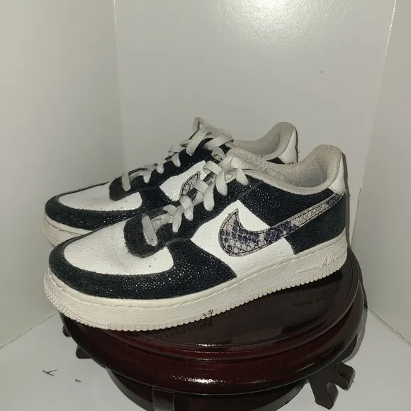 Size 5Y Nike Air Force 1 LowSnakeskin (GS)