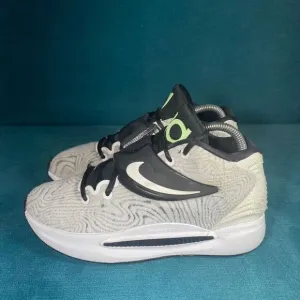 Size 6M/7.5Women - Nike KD14 Oreo shoes