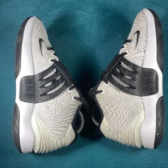 Size 6M/7.5Women - Nike KD14 Oreo shoes