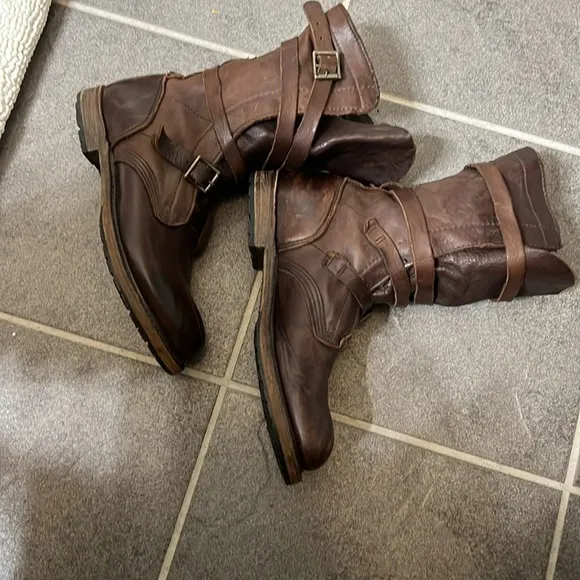 Size 7 Vintage shoe company genuine leather boots
