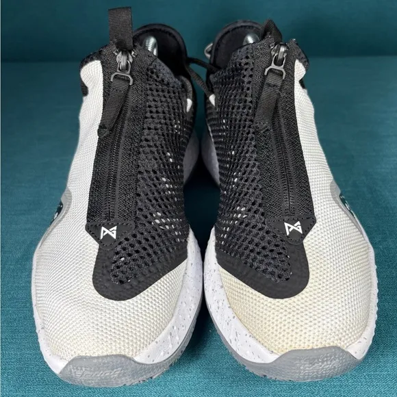 Size 8.5 - Men’s Nike PG 4 Oreo shoes