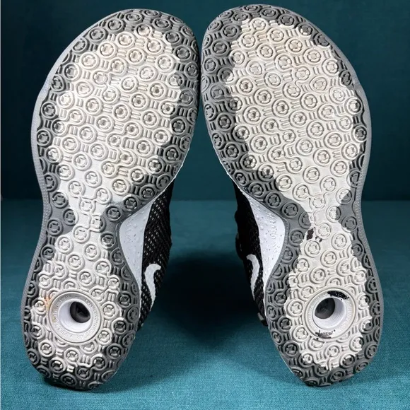 Size 8.5 - Men’s Nike PG 4 Oreo shoes