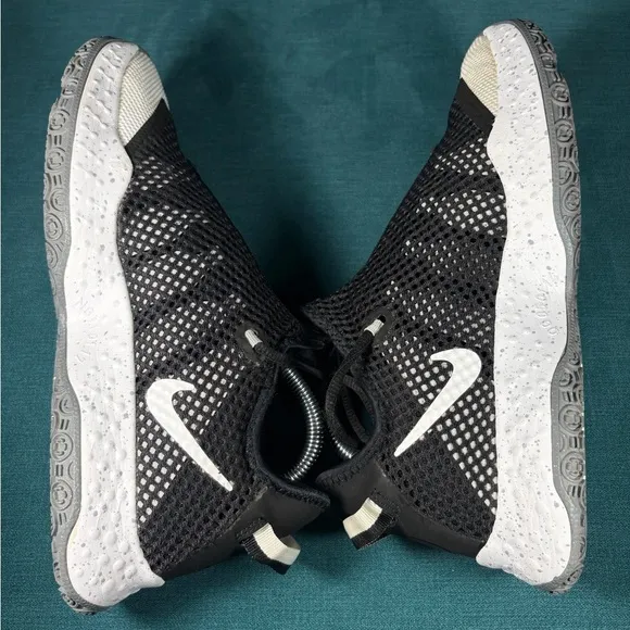 Size 8.5 - Men’s Nike PG 4 Oreo shoes