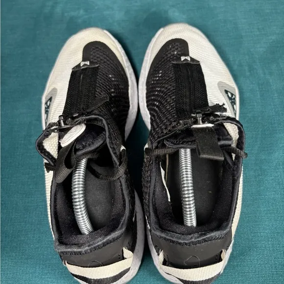 Size 8.5 - Men’s Nike PG 4 Oreo shoes
