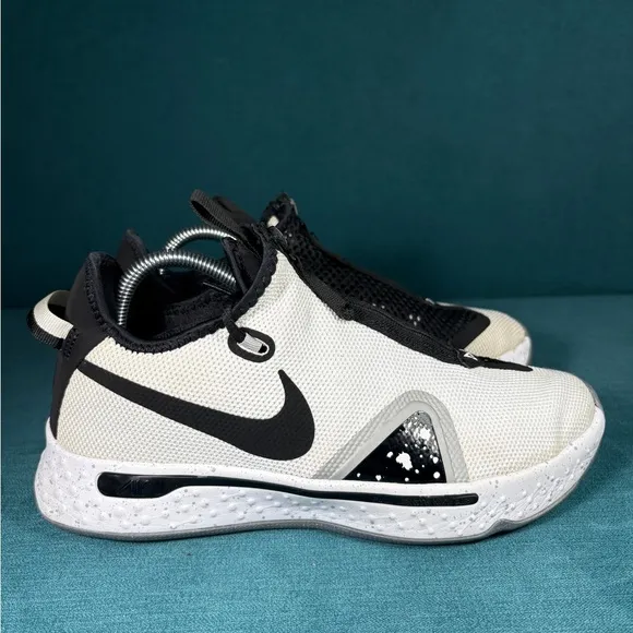 Size 8.5 - Men’s Nike PG 4 Oreo shoes