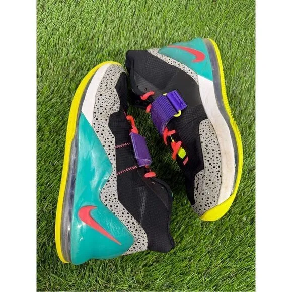 Size 8.5 - Nike Air Force Max Multi-Color