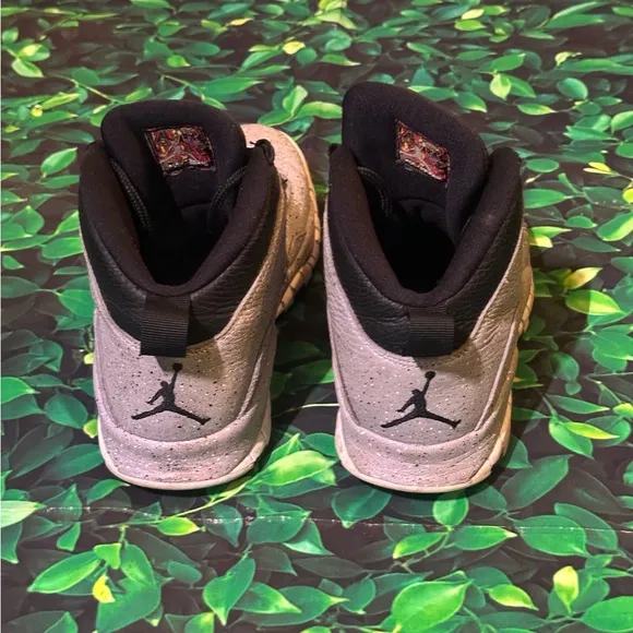 Size 9 Air Jordan 10 Retro Light Smoke Grey