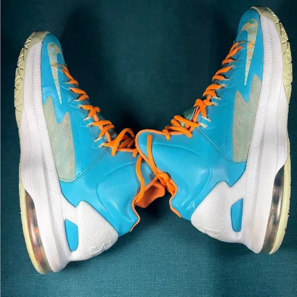 Size 9 - Men’s Nike KD 5 Easter multicolor shoes