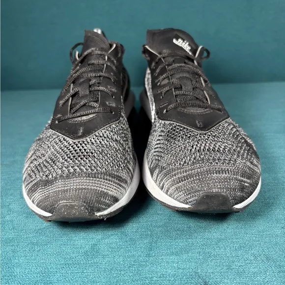 Size 9.5 - Men’s Nike Air Max Flyknit Racer shoes