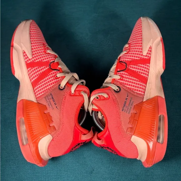 Size 9.5 - Men’s Nike LeBron Witness 7 Bright Crimson shoes