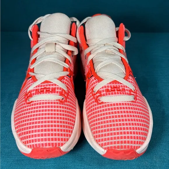 Size 9.5 - Men’s Nike LeBron Witness 7 Bright Crimson shoes