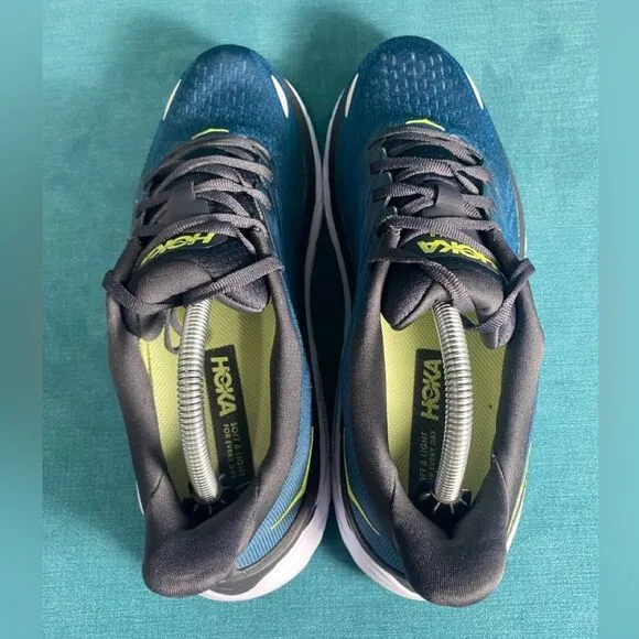 Size 10 - Men’s Hoka One Clifton 8 green shoes