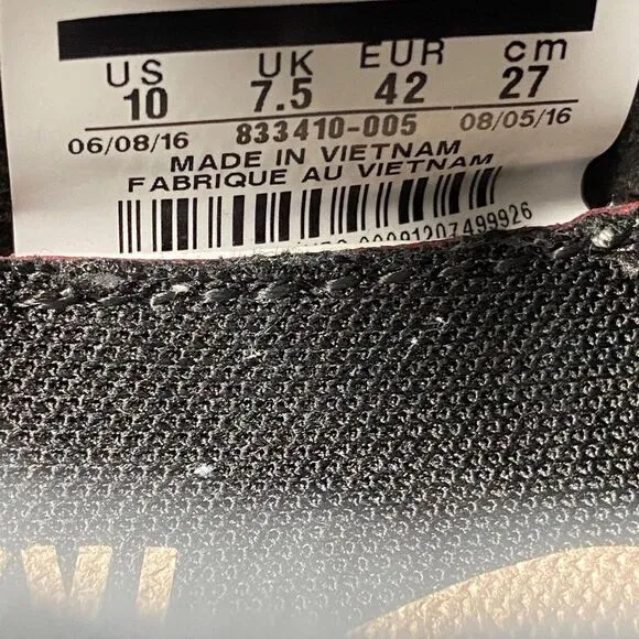 Size 10 - Women’s Nike Free Transform Flyknit black shoes