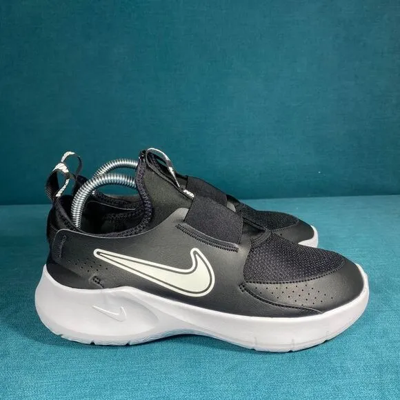 Size 7Y/8.5Women - Nike Flex Runner 3 Black shoes