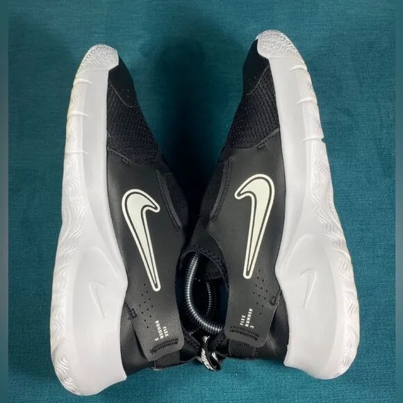 Size 7Y/8.5Women - Nike Flex Runner 3 Black shoes