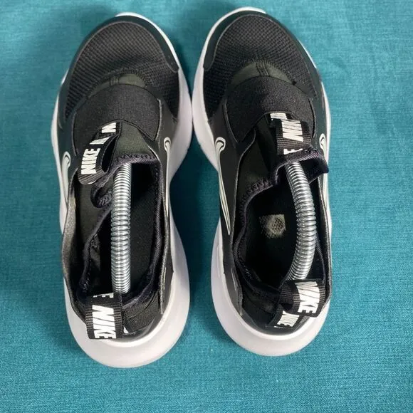 Size 7Y/8.5Women - Nike Flex Runner 3 Black shoes