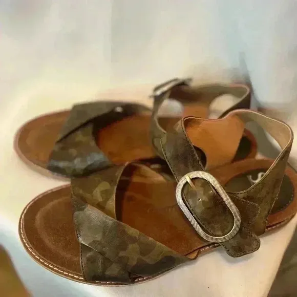 Sofft Olive Bayo Leather Sandal Womens Shoes, OLIVE,