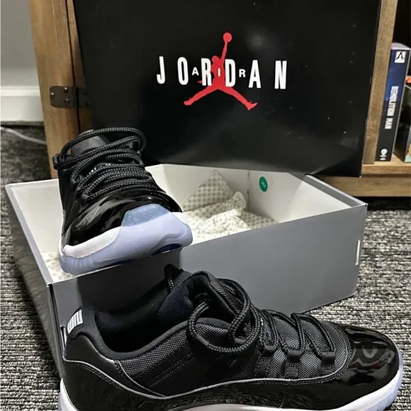 (SOLD) Air Jordan 11 Retro Low