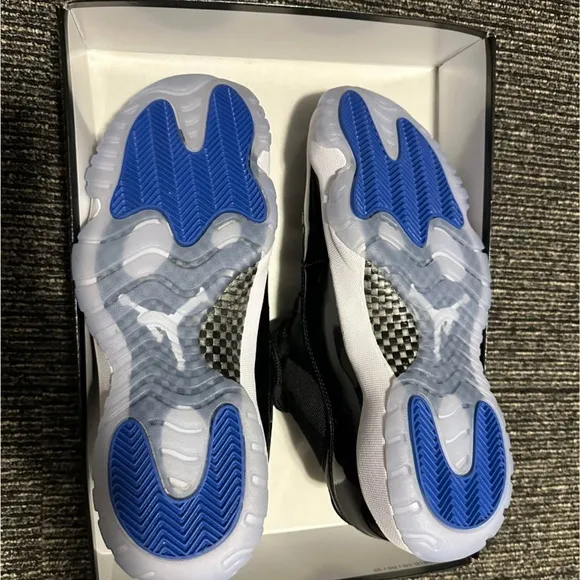 (SOLD) Air Jordan 11 Retro Low