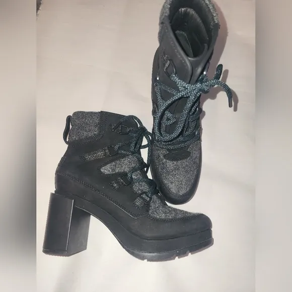 Sorel Blake Lace Up Heeled Boots Gray Black Green Laces Size 7