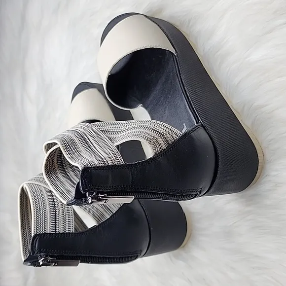 SOREL Cameron Flatform Ankle Strap Platform Sandals