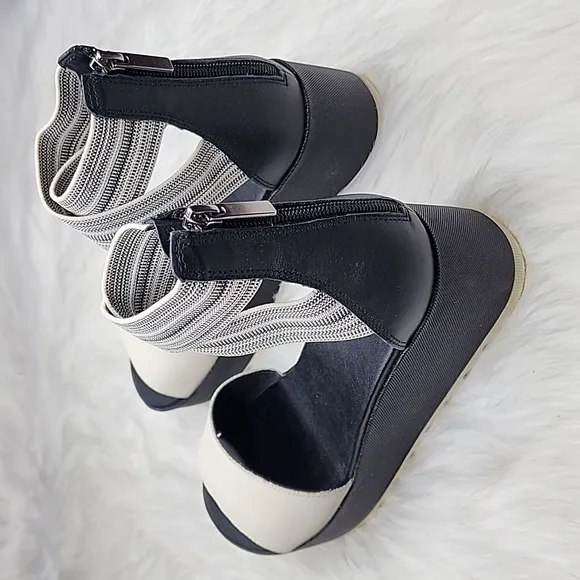 SOREL Cameron Flatform Ankle Strap Platform Sandals