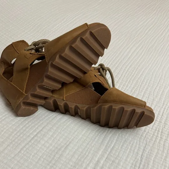 Sorel Joanie II Brown Leather Lace Up Wedge Sandals Size 9 Classic Boho Fall