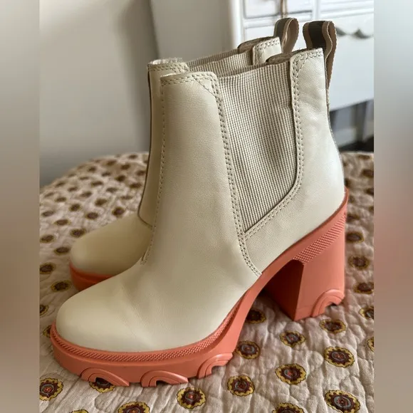 Sorel Natural Brex Heel Waterproof Chelsea Boots Size 6