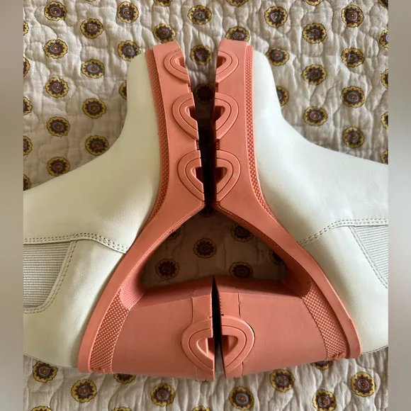 Sorel Natural Brex Heel Waterproof Chelsea Boots Size 6