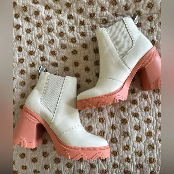 Sorel Natural Brex Heel Waterproof Chelsea Boots Size 6