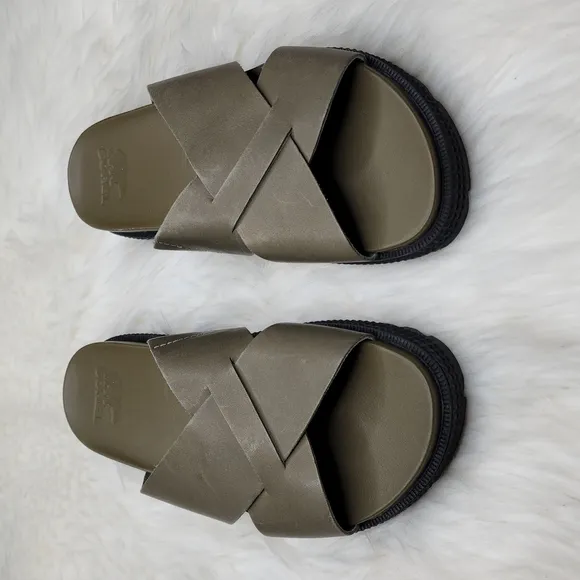 SOREL Roaming Crisscross Slide Sandal Sage Green Black