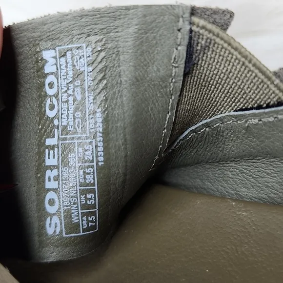 SOREL Roaming Crisscross Slide Sandal Sage Green Black