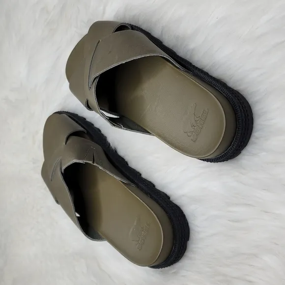 SOREL Roaming Crisscross Slide Sandal Sage Green Black
