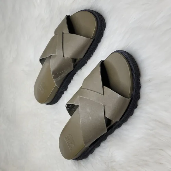 SOREL Roaming Crisscross Slide Sandal Sage Green Black