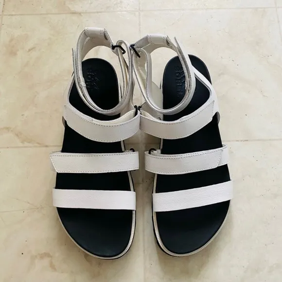 Sorel Roaming Multi-Strap White Leather Foam Footbed Platform Sandals size 10