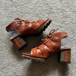 Sorel Sandals Womens Size 8.5 Rust Orange Brown Addington Leather Lace Up Heel