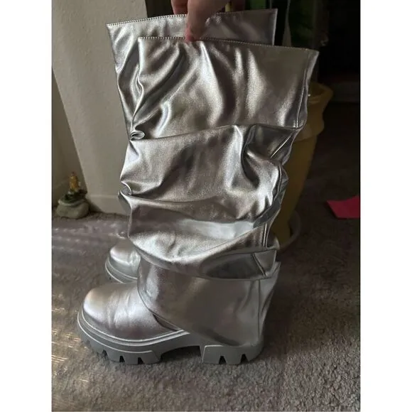 Space festival platform Boots