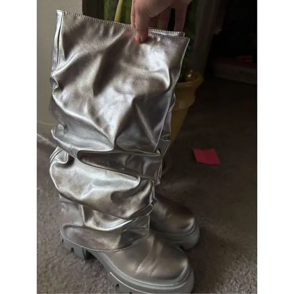 Space festival platform Boots