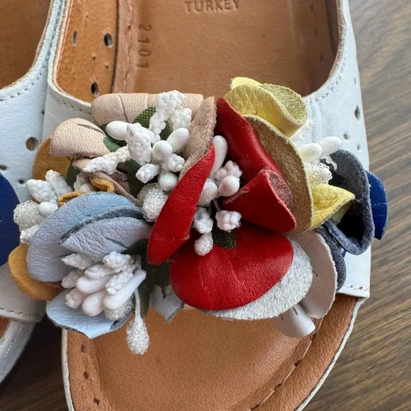 Spring Step Flowerchild Wedge Sandal Wedge Sandals Sz 37 US 7 boho floral