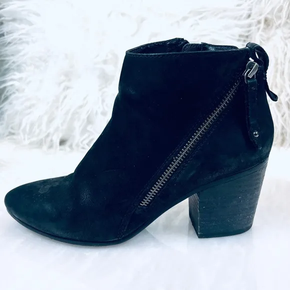 Steve Madden Black MOD ROCKER CHIC sz 7M LEATHER Heeled Bootie Boots