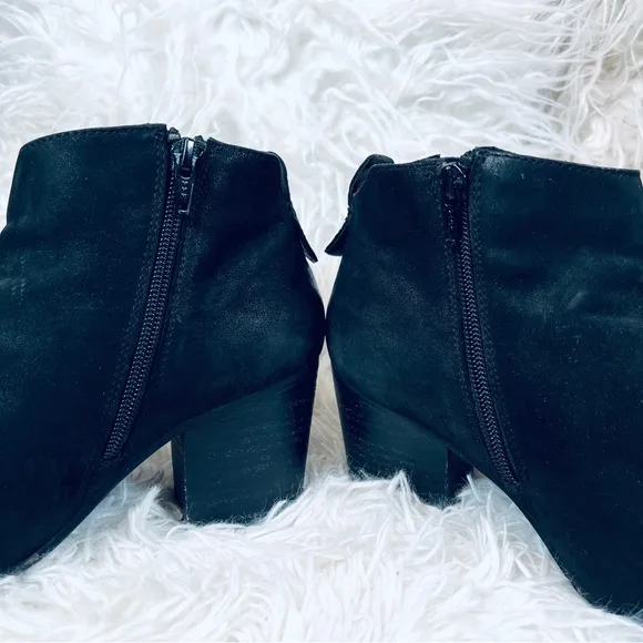 Steve Madden Black MOD ROCKER CHIC sz 7M LEATHER Heeled Bootie Boots