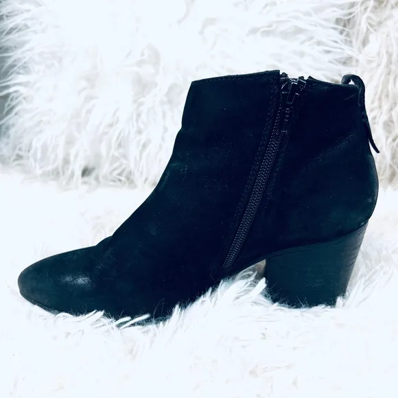 Steve Madden Black MOD ROCKER CHIC sz 7M LEATHER Heeled Bootie Boots