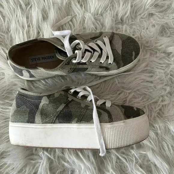 Steve Madden platform shoes size 8
