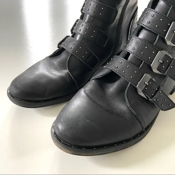 Steve Madden Pursue Black Genuine Leather Studded Buckle Moto Ankle Boots